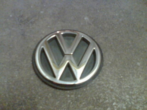 VW EMBLEM FÜR HECK CHROM VW-NR:3A0853630 FÜR VW GOLF-3 / VW GOLF-3 VARIANT / VW GOLF-3 CABRIO / VW VENTO NEUWERTIG!!!