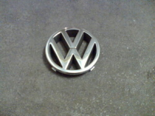 VW EMBLEM FÜR GRILL CHROM VW-NR:321853601B VW GOLF-3 / VW GOLF-3 VARIANT / VW VENTO NEUWERTIG!!!